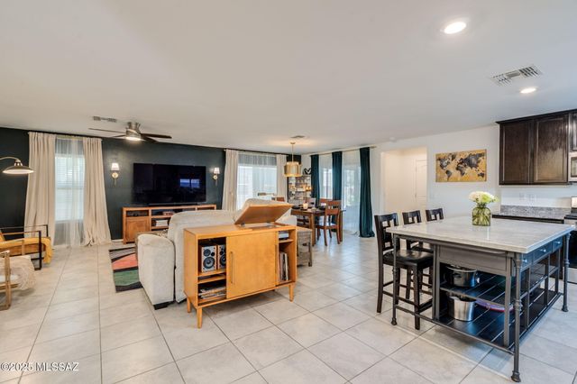 6697 S Villanova Avenue, Tucson, AZ 85756