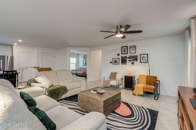 6697 S Villanova Avenue, Tucson, AZ 85756