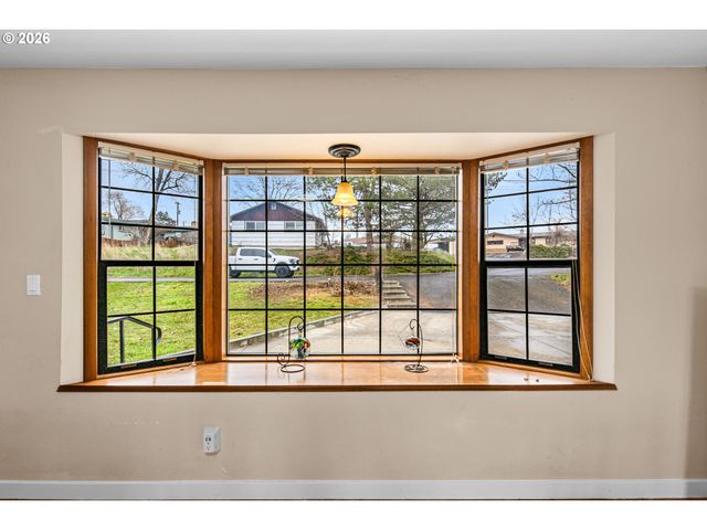 11 Ne NELSON Dr, Pendleton, OR 97801