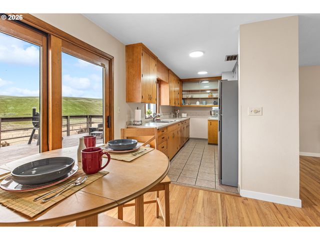 11 Ne NELSON Dr, Pendleton, OR 97801