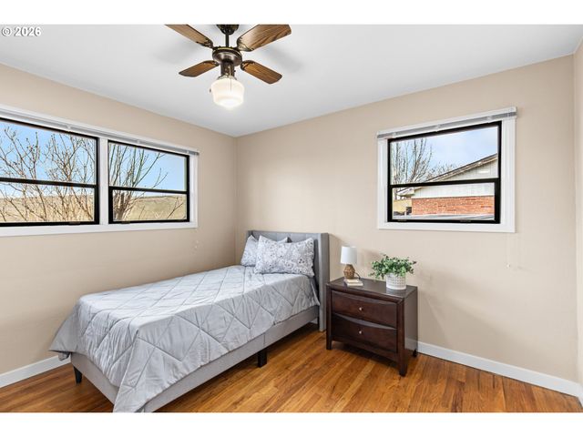 11 Ne NELSON Dr, Pendleton, OR 97801