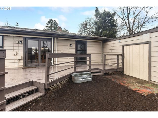 11 Ne NELSON Dr, Pendleton, OR 97801