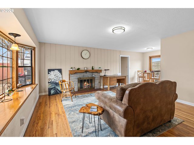 11 Ne NELSON Dr, Pendleton, OR 97801