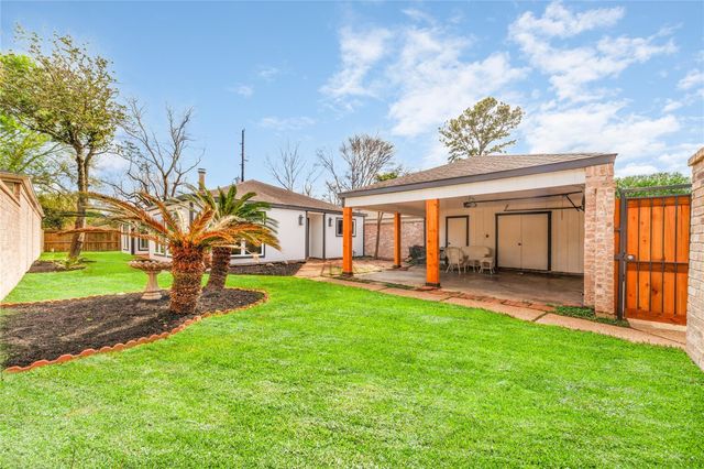 16127 Ridgegreen Drive, Houston, TX 77082