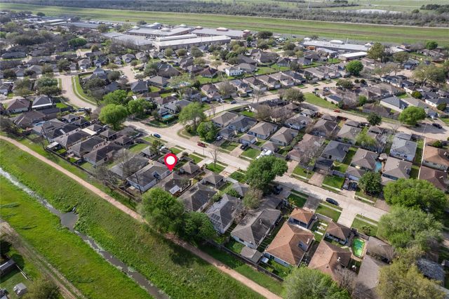 16127 Ridgegreen Drive, Houston, TX 77082