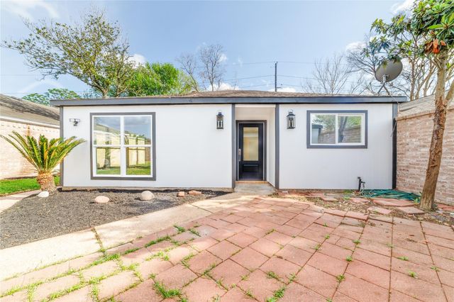 16127 Ridgegreen Drive, Houston, TX 77082