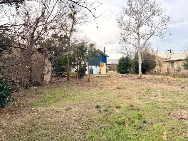 1608 School ST, Goldthwaite, TX 76844