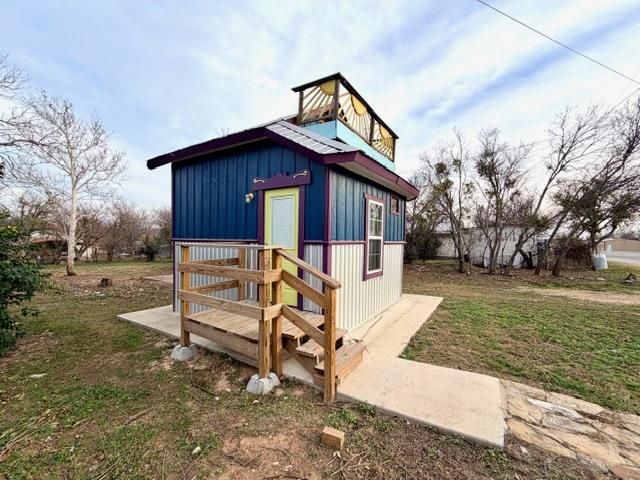 1608 School ST, Goldthwaite, TX 76844