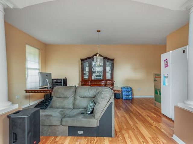 829 Lindsey Lane, Bolingbrook, IL 60440