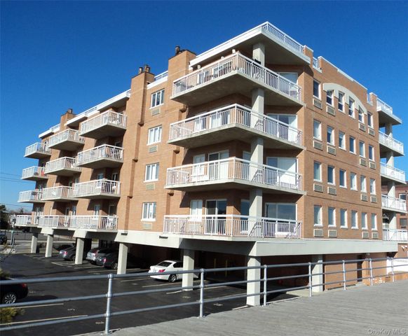 780 W Broadway 3G, Long Beach, NY 11561