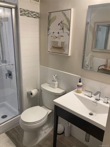 780 W Broadway 3G, Long Beach, NY 11561