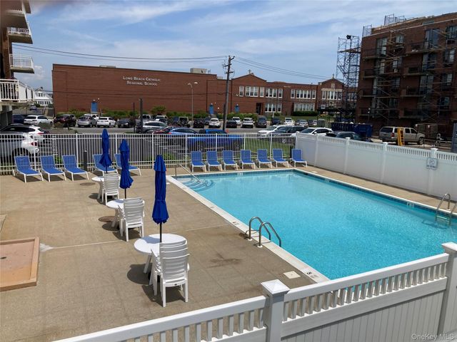 780 W Broadway 3G, Long Beach, NY 11561
