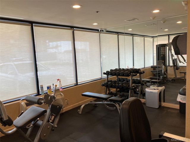 780 W Broadway 3G, Long Beach, NY 11561