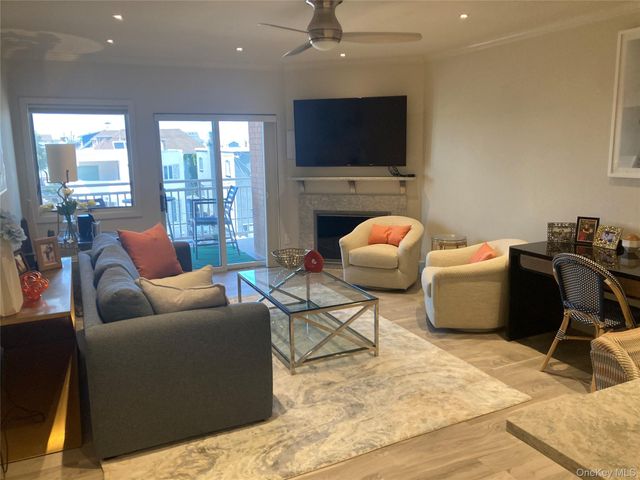 780 W Broadway 3G, Long Beach, NY 11561