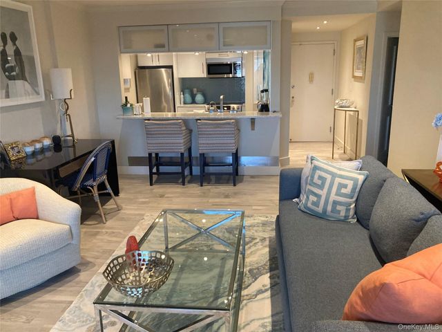 780 W Broadway 3G, Long Beach, NY 11561