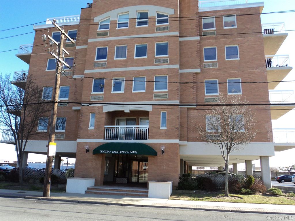 780 W Broadway 3G, Long Beach, NY 11561