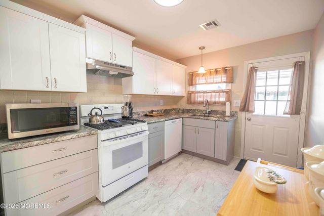 91 Cabrillo Boulevard, Toms River, NJ 08757