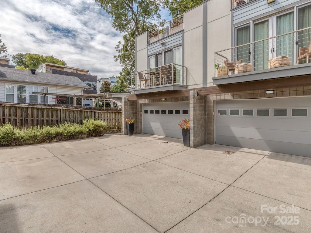 915 Westbrook Drive A, Charlotte, NC 28202
