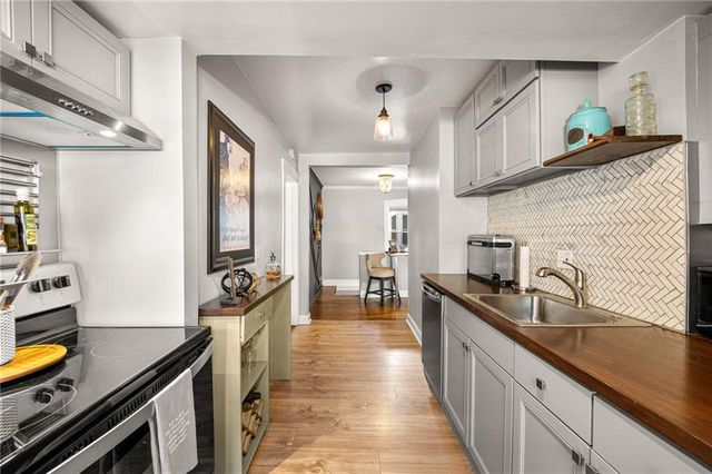 703 W 77th Street, Kansas City, MO 64114