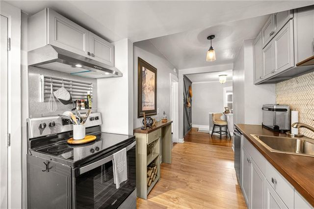 703 W 77th Street, Kansas City, MO 64114