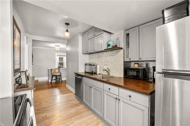 703 W 77th Street, Kansas City, MO 64114