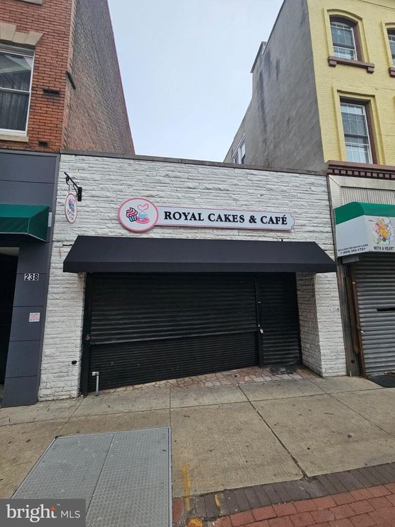 240 E STATE ST, Trenton, NJ 08608