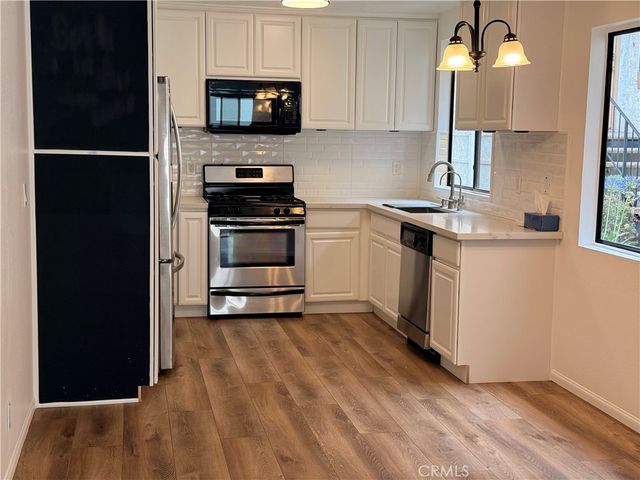950 W Lambert 11, La Habra, CA 90631