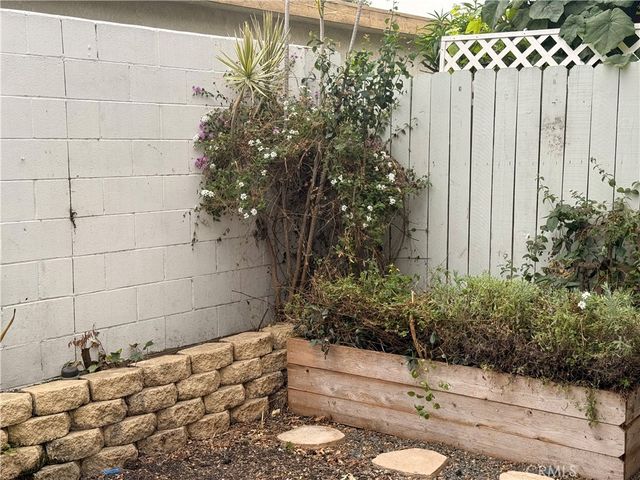 950 W Lambert 11, La Habra, CA 90631