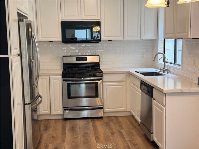 950 W Lambert 11, La Habra, CA 90631