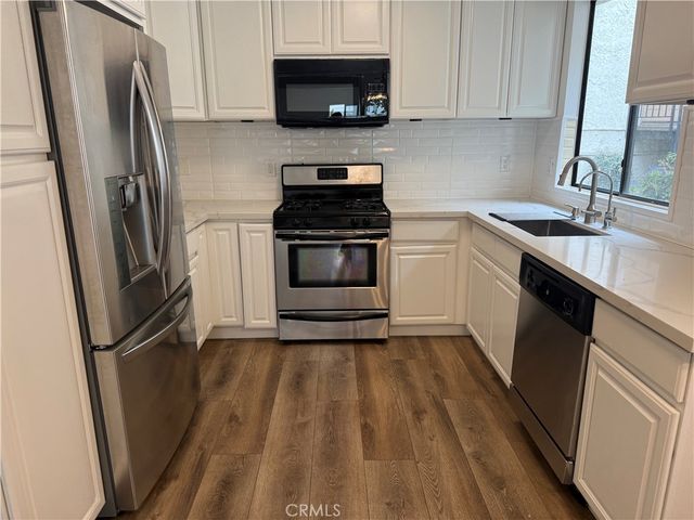 950 W Lambert 11, La Habra, CA 90631