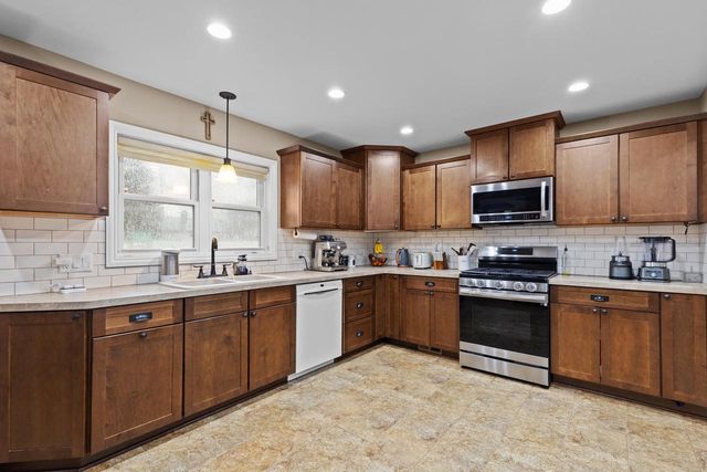 3300 S 66th STREET, Milwaukee, WI 53219