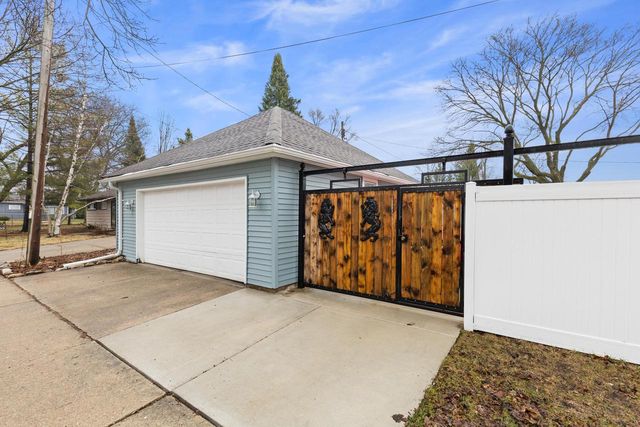 3300 S 66th STREET, Milwaukee, WI 53219