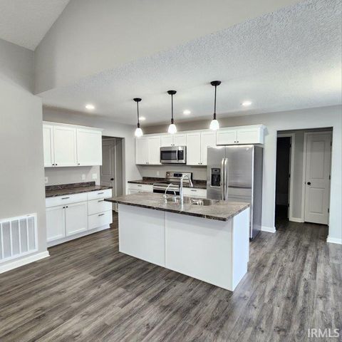 7778 E Goodison Road, North Webster, IN 46555