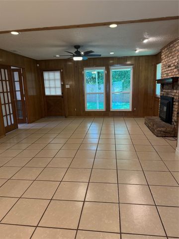 418 Falling Leaves Drive, Duncanville, TX 75116