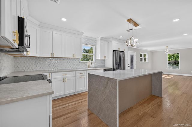 296 Westchester Avenue, West Babylon, NY 11704
