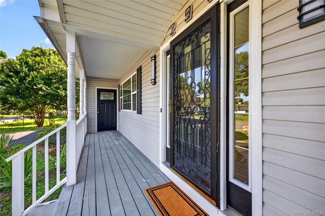 296 Westchester Avenue, West Babylon, NY 11704