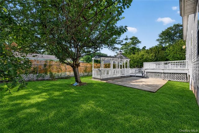 296 Westchester Avenue, West Babylon, NY 11704