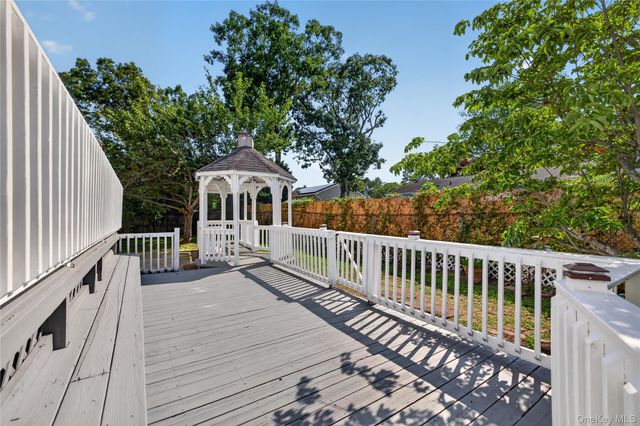 296 Westchester Avenue, West Babylon, NY 11704