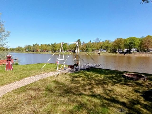 519 E Sun Oil Road, Gladwin, MI 48624