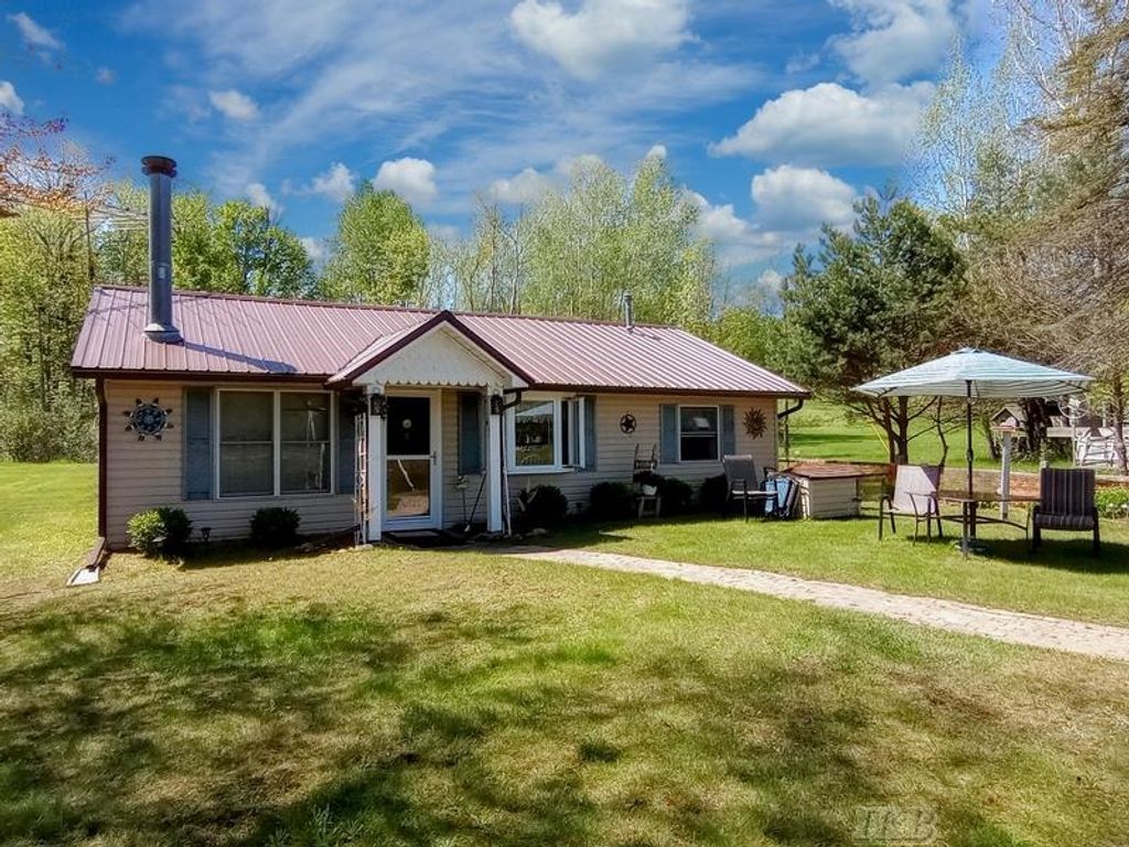 519 E Sun Oil Road, Gladwin, MI 48624