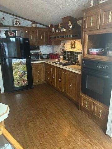 115 Deer Hunter Ln, Leesville, LA 71446