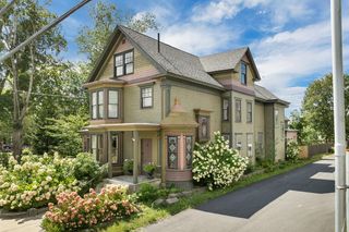 86 Wakefield Street, Rochester, NH 03867