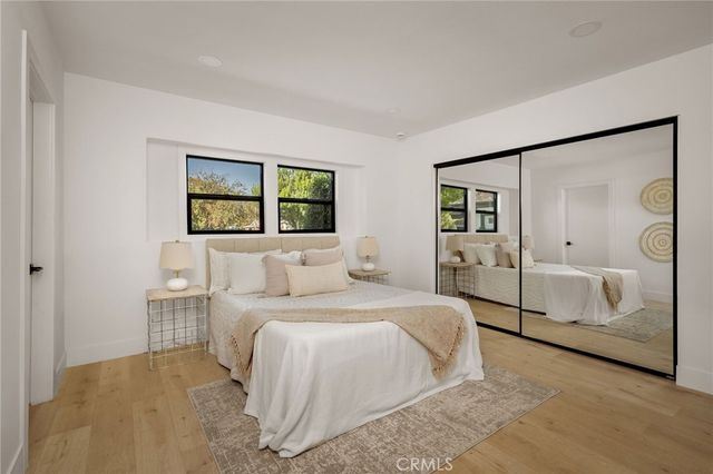 23800 Aetna Street, Woodland Hills, CA 91367