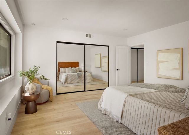 23800 Aetna Street, Woodland Hills, CA 91367