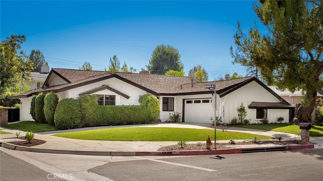 23800 Aetna Street, Woodland Hills, CA 91367