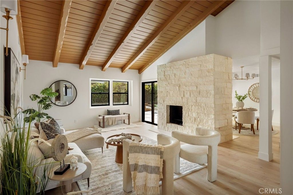 23800 Aetna Street, Woodland Hills, CA 91367 — photo 2