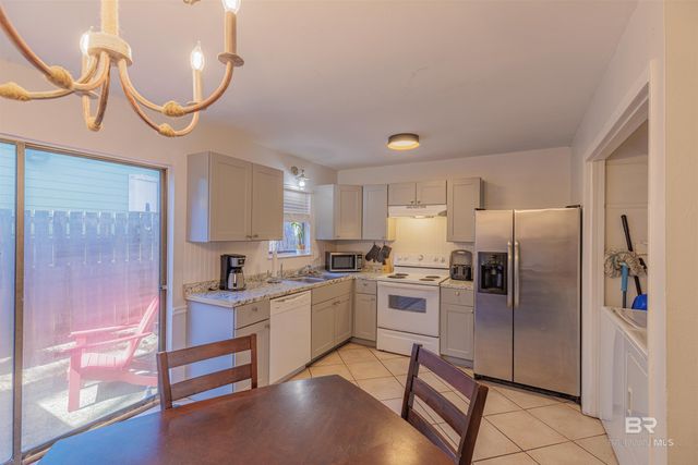 226 E 24th Avenue 15, Gulf Shores, AL 36542