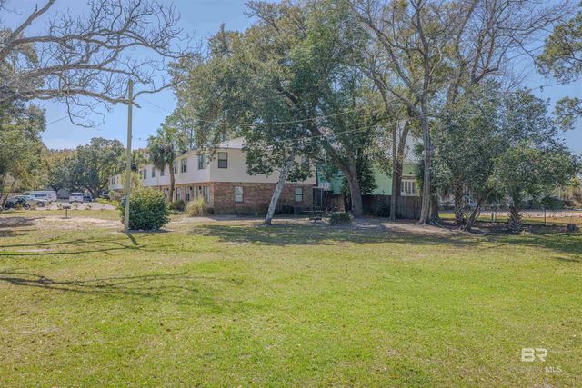 226 E 24th Avenue 15, Gulf Shores, AL 36542