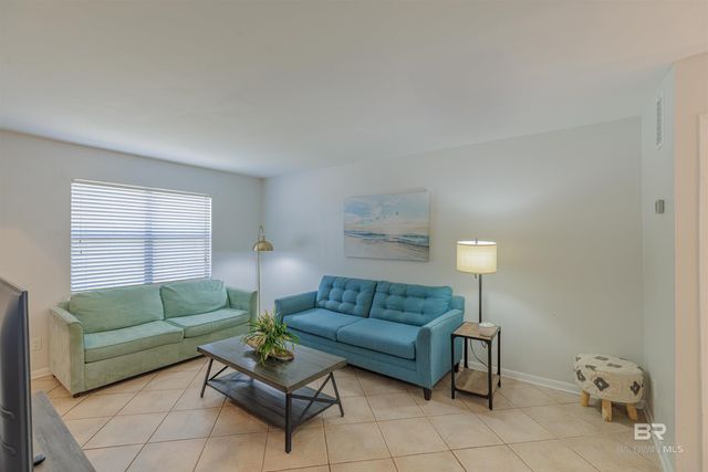 226 E 24th Avenue 15, Gulf Shores, AL 36542