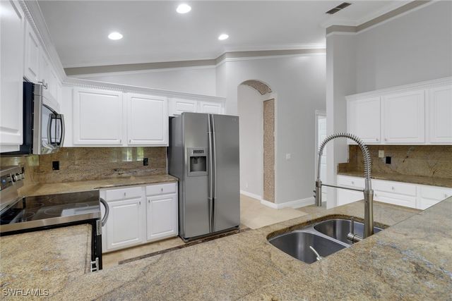 15028 Savannah DR, Naples, FL 34119